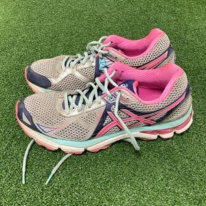 Women’s Asics 11.5